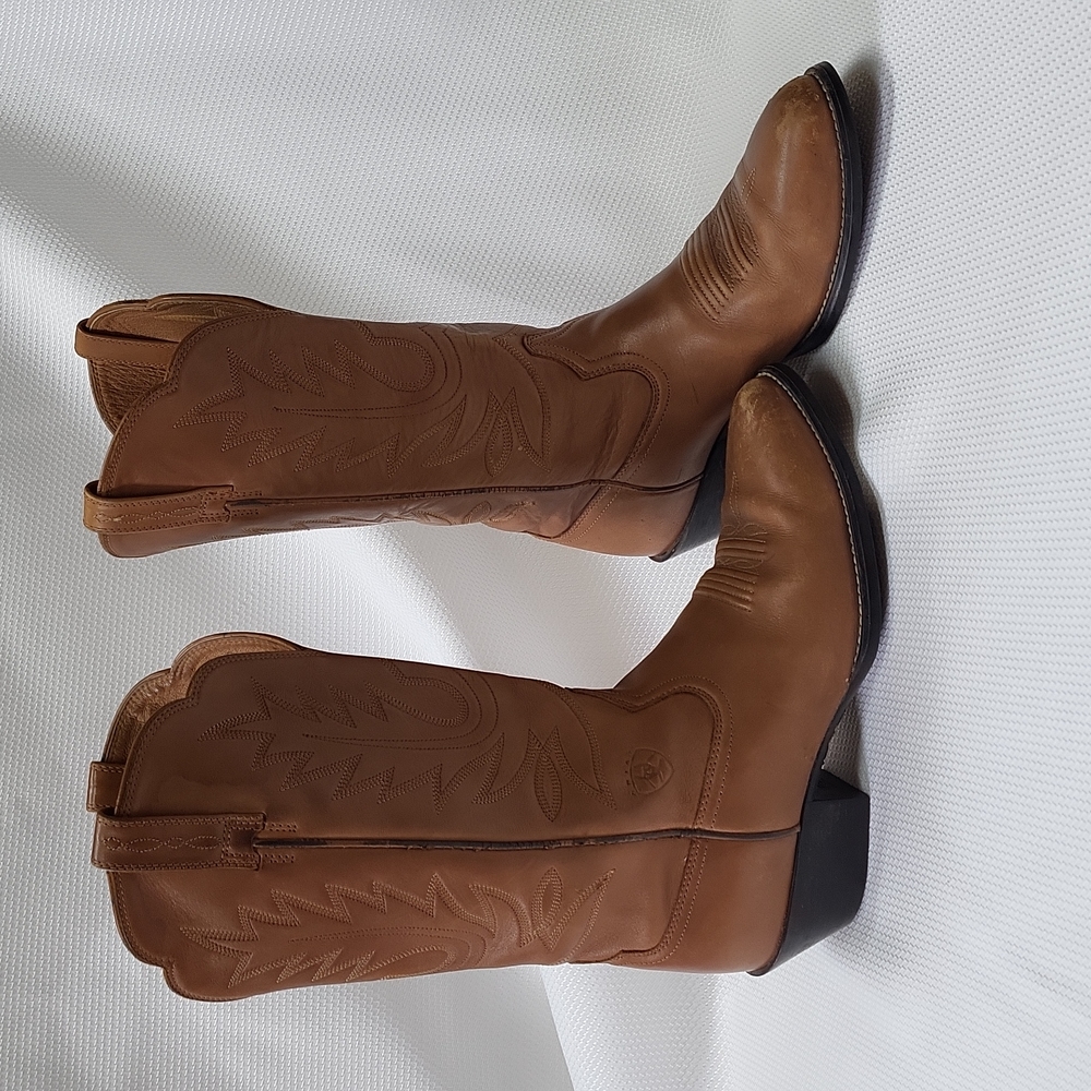 **HOST PICK**!!!   Ariat Heritage Antique Tan Cowboy Boots Size 8.5 Style 15718